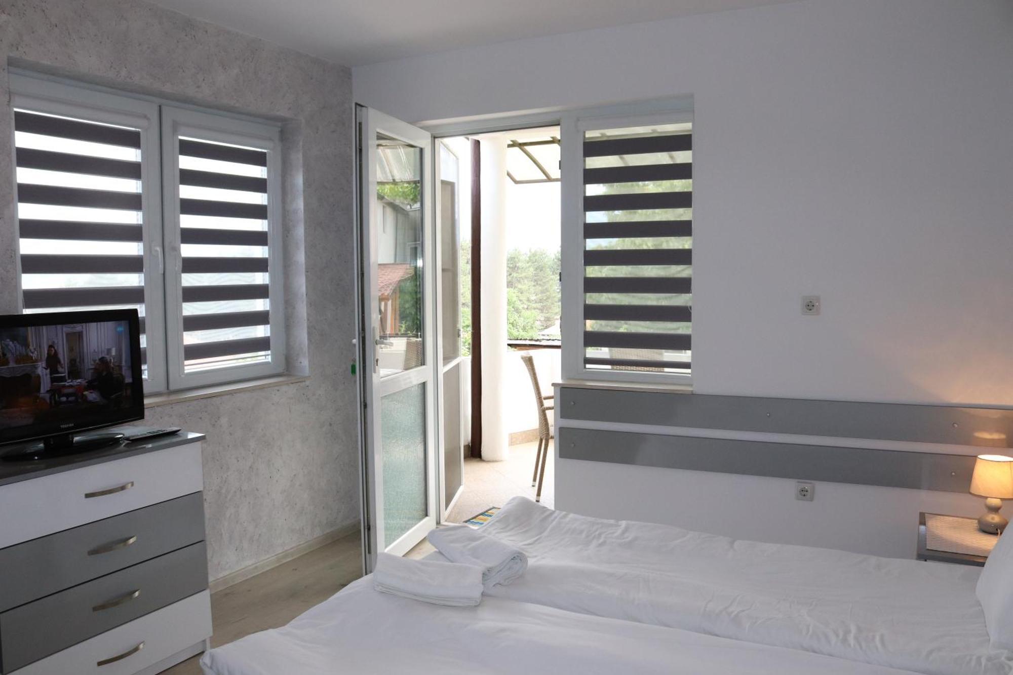 Saint Maria Guest House Велинград Экстерьер фото